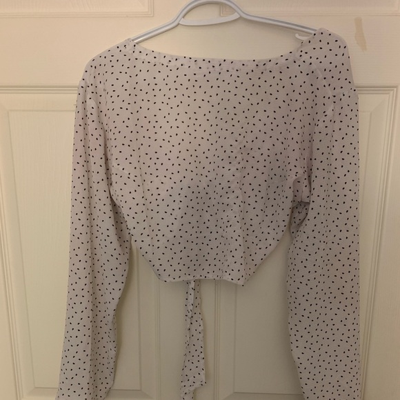 Polka dot blouse/ crop top - Picture 3 of 3